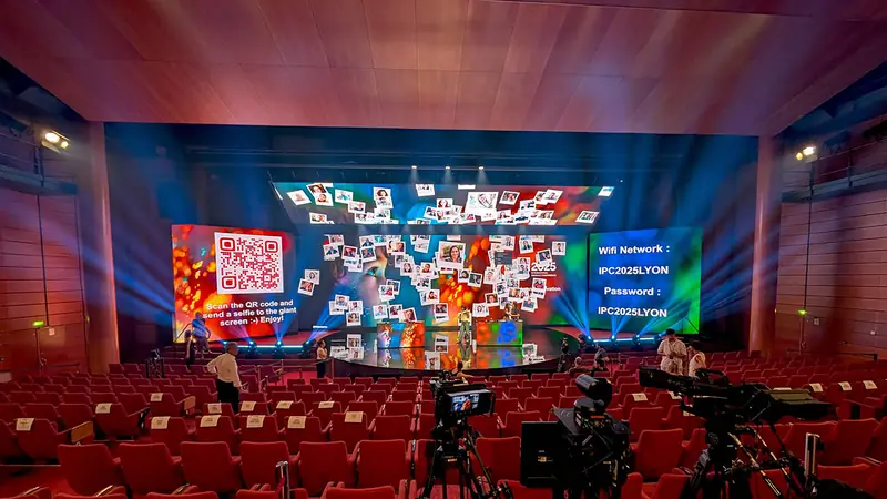 Mur de selfies, QR code et accès Wi-Fi sur l’écran